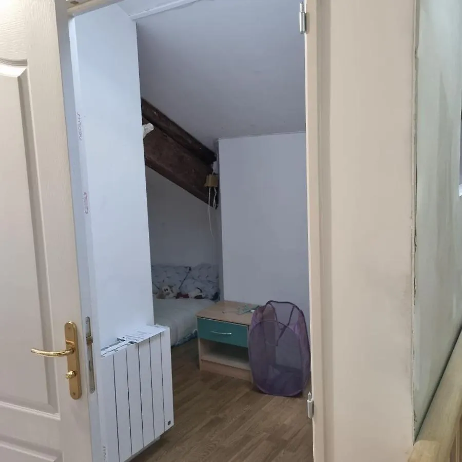 Petit Nid Apartment Laroquebrou 0*,  France